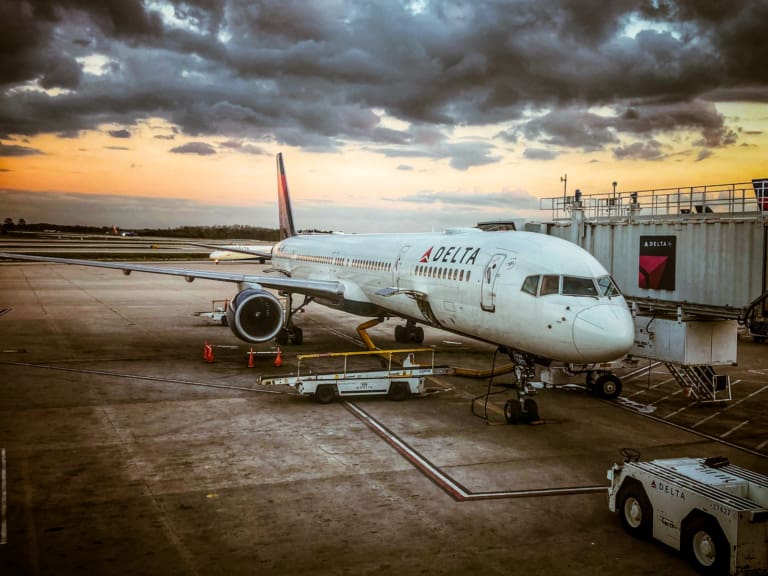 Top 10 airports in the world
