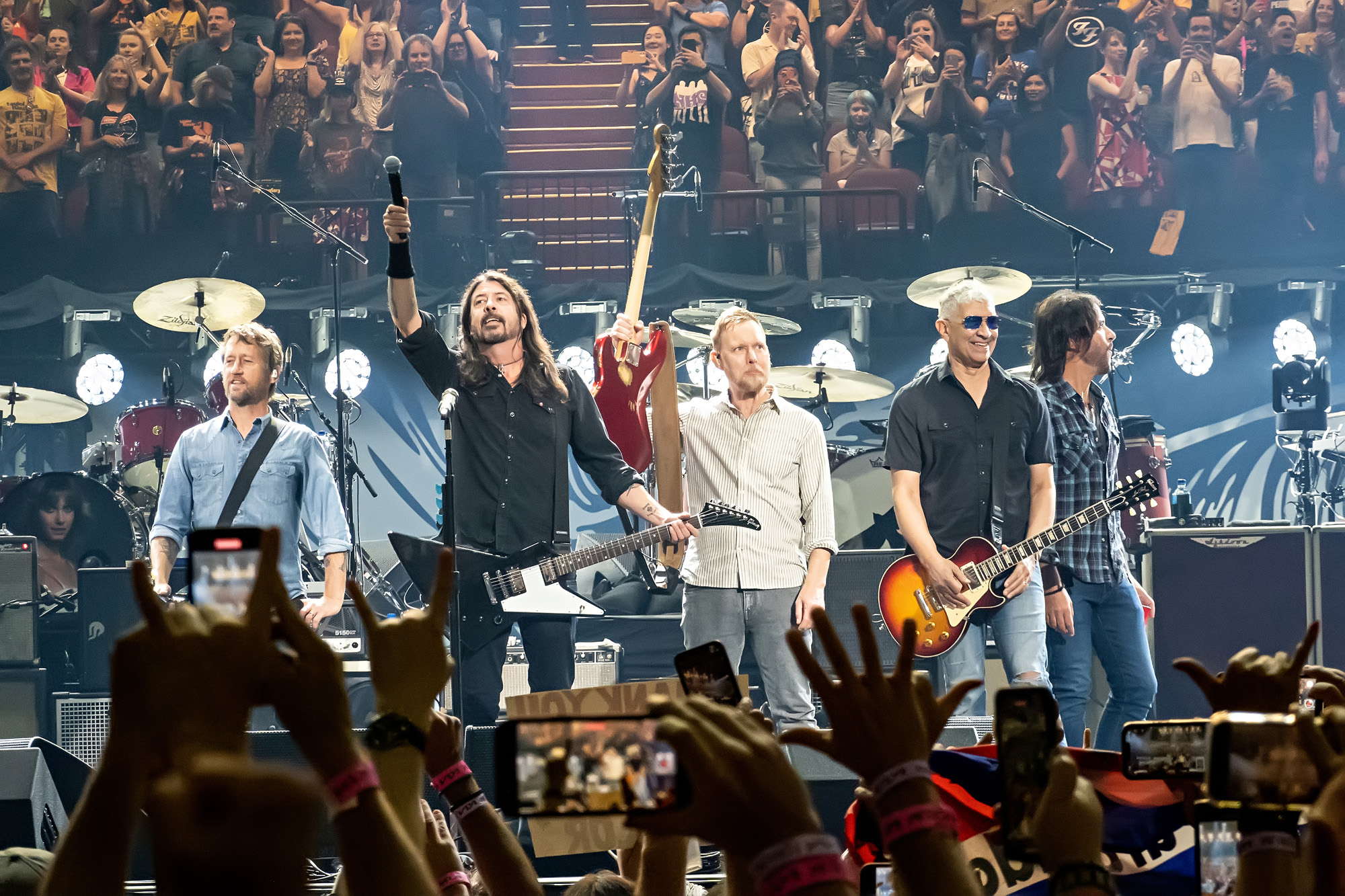 Foo Fighters honor Taylor Hawkins with a star-studded music