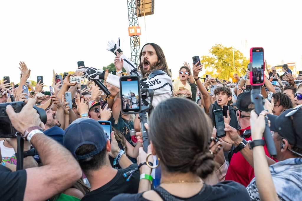 30 Seconds To Mars Makes Out Of This World Entrance At ACL