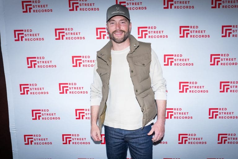 Chris Lane Talks Find Another Bar Tour, New Music Inspirations And His Love Of Golf