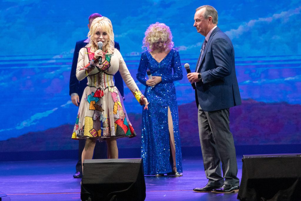 Dolly Parton Welcomes Season Pass Holders To Dollywood 