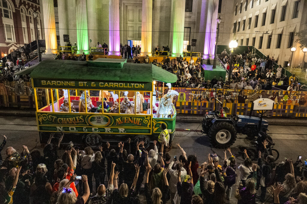 Babylon’s Enchanting 2025 Mardi Gras Parade 