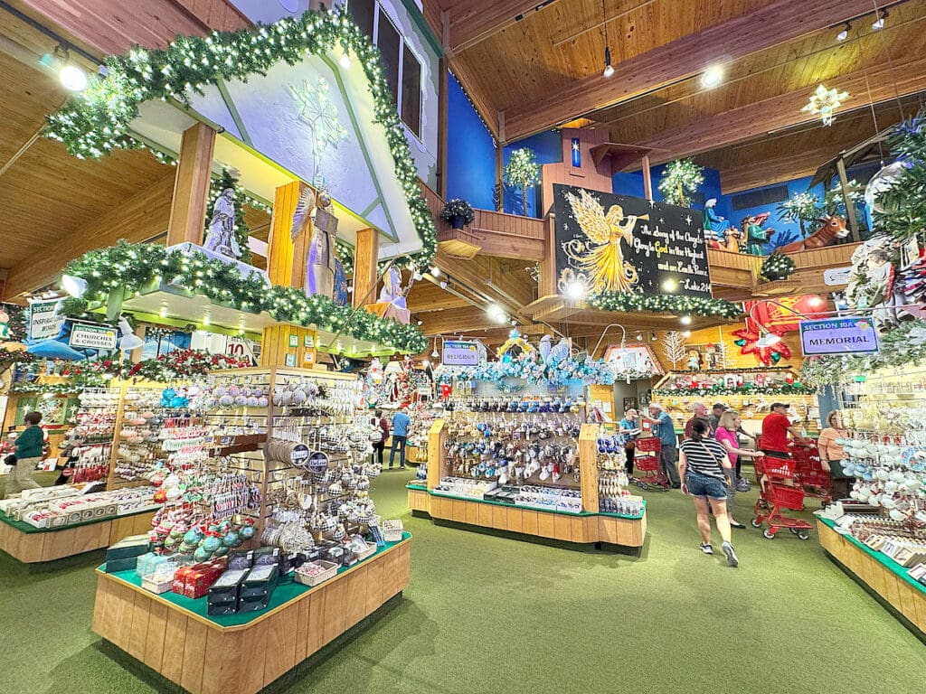 Bronner’s Christmas Store: Michigan’s 7-Acre Holiday Haven