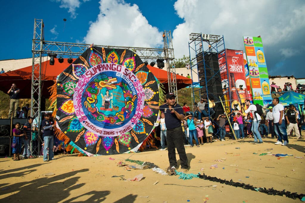 Guatemala’s Festival of Giant Kites Brings Day of the Dead Alive