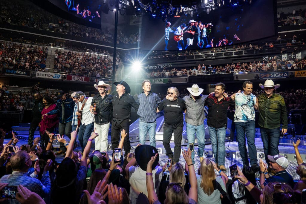 Garth Brooks Brings the 1990s Back to Indianapolis